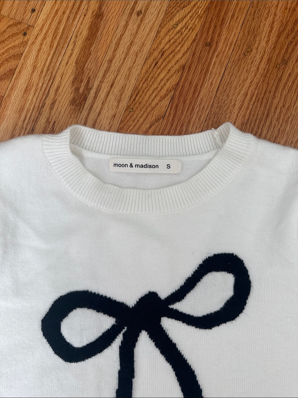 moon & madison Off White Short Puff Sleeve Sweater with Black Bow - Picture 2 of 4